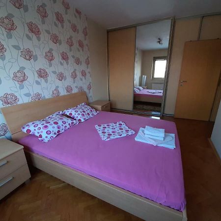 Square Exclusive Apartment 3N Skopje Exteriör bild